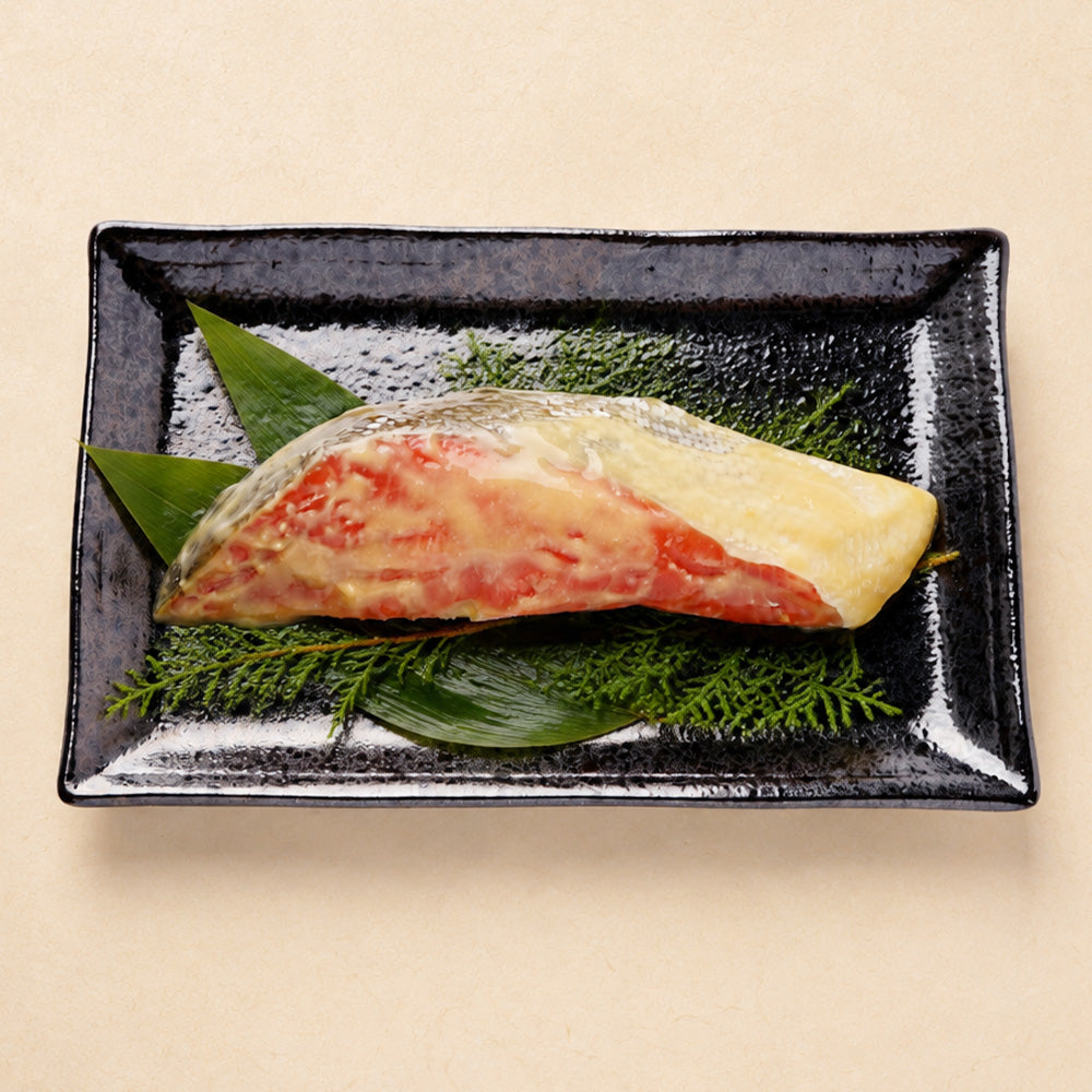 京粕に漬け込んだ紅鮭の切り身