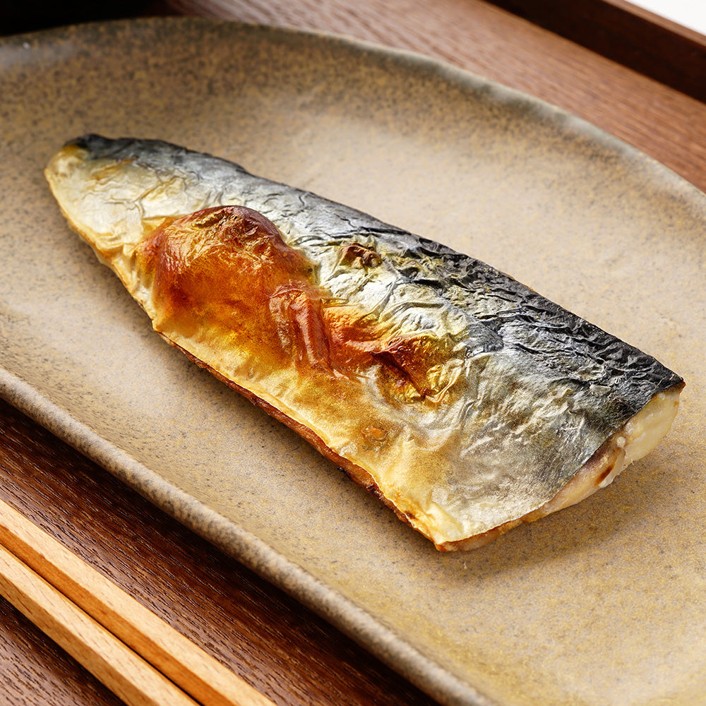 焼き上げた国産骨取り塩さばフィレ